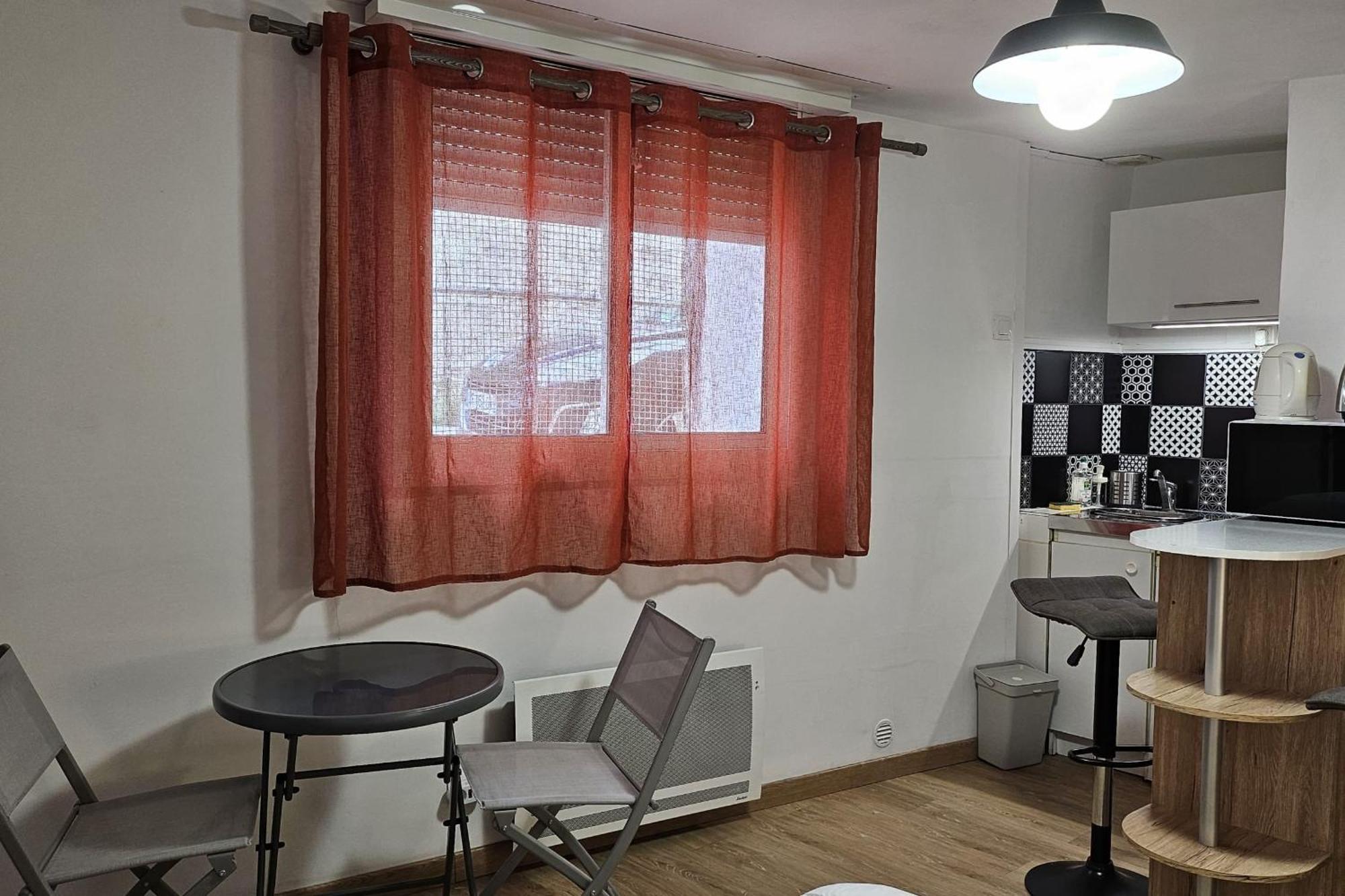 Studio Near The City Center Монпелие Екстериор снимка