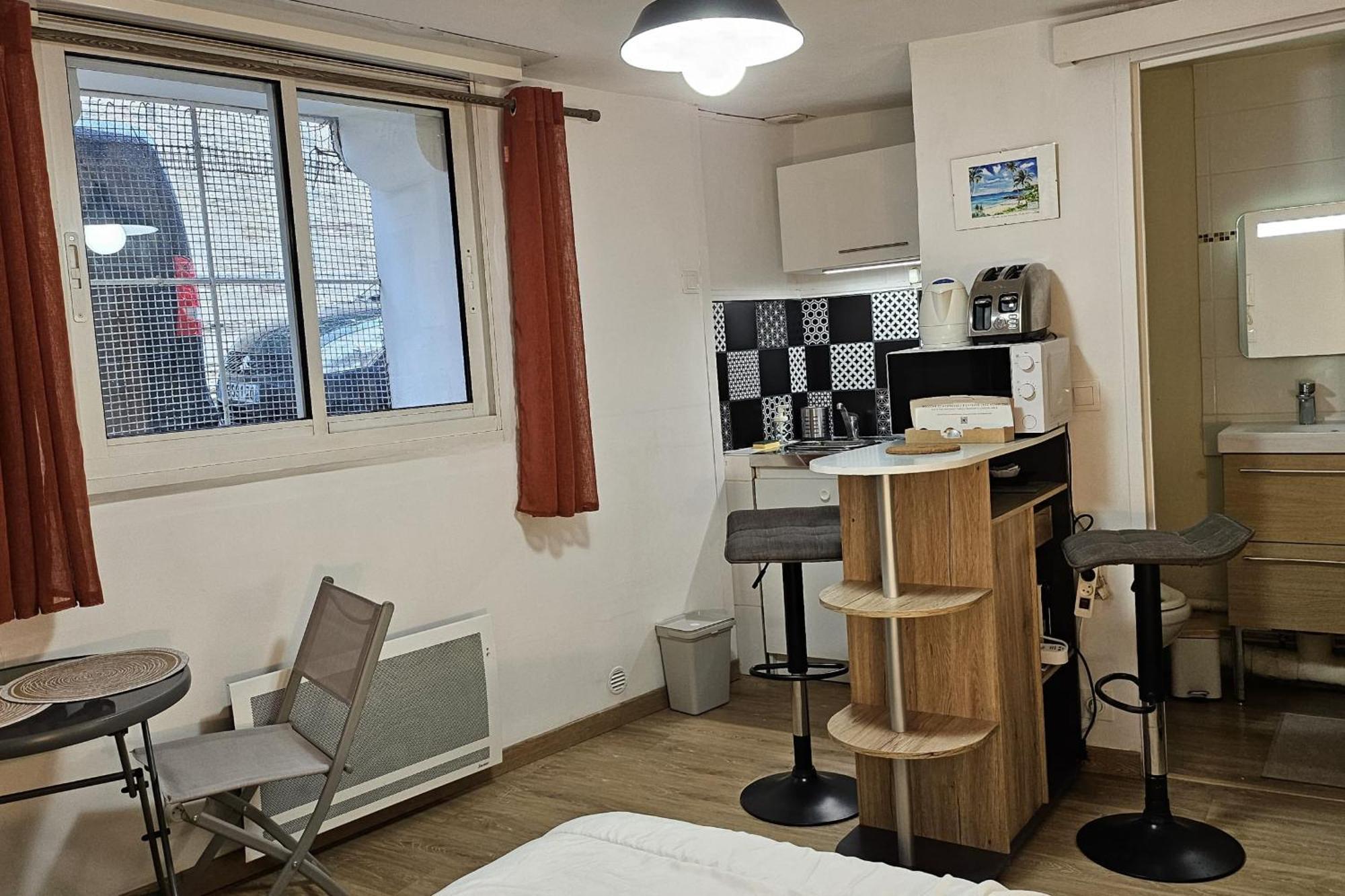 Studio Near The City Center Монпелие Екстериор снимка